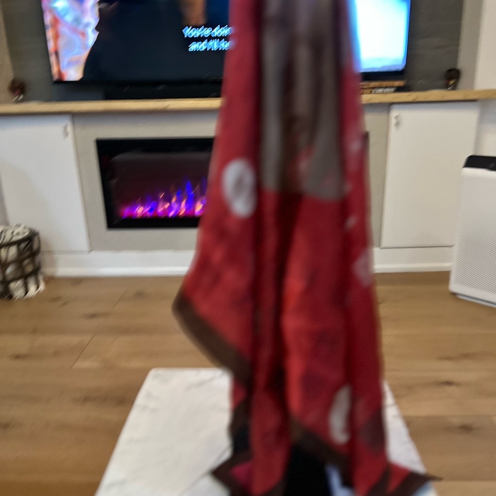 Authentic Givenchy Red Scarf - Picture 2 of 3